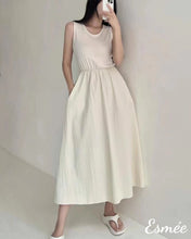 將圖片載入圖庫檢視器 Beige-Korean-Nylon-One-Piece-with-Sleeveless-Design-model-shots