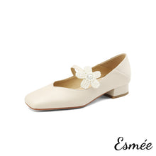 將圖片載入圖庫檢視器 Beige-Leather-Maryjanes-with-Flower-Buckle-product-shots-white-background