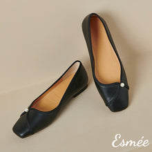 將圖片載入圖庫檢視器 Black-Extra-Soft-Leather-Ballerina-with-Pearl-Design-product-shots
