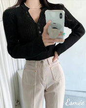 將圖片載入圖庫檢視器 Black-Korean-Cotton-Knitwear-with-Special-Cut-Out-Design-model-shots-1