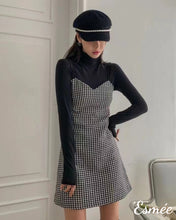將圖片載入圖庫檢視器 Black-Korean-Cotton-Long-Sleeves-Top-with-Roll-Neck-Design-model-shots