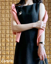 將圖片載入圖庫檢視器 Black-Korean-Cotton-One-Piece-with-Sleeveless-Design-model-shots-1