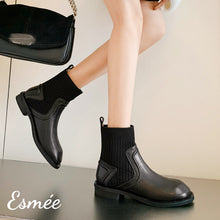 將圖片載入圖庫檢視器 Black-Leather-Ankle-Boots-with-Sock-Tube-model-shots-1