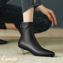 將圖片載入圖庫檢視器 Black-Leather-Ankle-Boots-with-Transparent-Kitten-Heels-model-shots