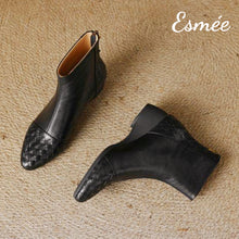 將圖片載入圖庫檢視器 Black-Leather-Ankle-Boots-with-Woven-Toe-Cap-Design-product-shots