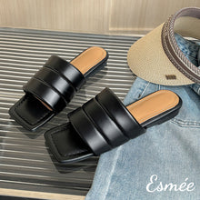 將圖片載入圖庫檢視器 Black-Leather-Flast-Sandals-with-Square-Toe-Design-product-shots