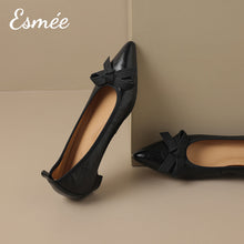 將圖片載入圖庫檢視器 Black-Leather-Flats-with-Bow-Knot-product-shots