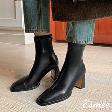 將圖片載入圖庫檢視器 Black-Leather-High-Heel-Ankle-Boots-with-7-cm-Thin-Block-Heels-model-shots