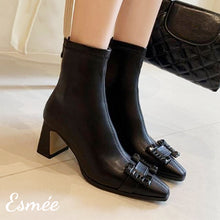 將圖片載入圖庫檢視器 Black-Leather-High-Heel-Ankle-Boots-with-Buckle-Design-model-shots