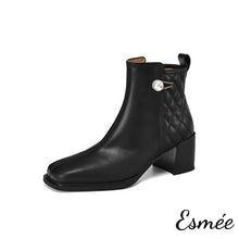 將圖片載入圖庫檢視器 Black-Leather-High-Heel-Ankle-Boots-with-Checkered-Design-product-shots-white-background