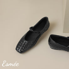 將圖片載入圖庫檢視器 Black-Leather-Maryjanes-with-Woven-Design-product-shots