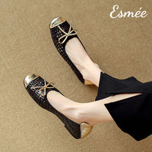 將圖片載入圖庫檢視器 Black-Leather-Net-Ballerina-Flats-with-Golden-Toe-and-Heel-Cap-model-shots