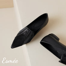 將圖片載入圖庫檢視器 Black-Leather-Pointy-Toe-Loafers-with-Horsehair-Design-product-shots