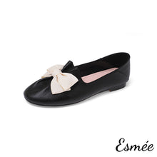 將圖片載入圖庫檢視器 Black-Leather-Round-Toe-Loafers-with-Ivory-Bow-Knot-product-shots-white-background