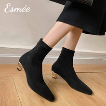 將圖片載入圖庫檢視器 Black-Suede-Ankle-Boots-with-Designed-Heels-model-shots