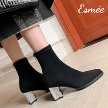 將圖片載入圖庫檢視器 Black-Suede-Ankle-Boots-with-Rhinestone-Heels-model-shots