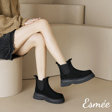 將圖片載入圖庫檢視器 Black-Suede-Chelsea-Boots-with-Sheep-Hair-Design-model-shots