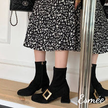 將圖片載入圖庫檢視器 Black-Suede-High-Heel-Ankle-Boots-with-Metal-Buckle-model-shots