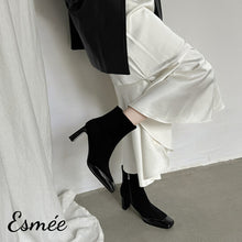將圖片載入圖庫檢視器 Black-Suede-High-Heel-Ankle-Boots-with-Patent-Leather-Toe-Cap-model-shots