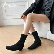 將圖片載入圖庫檢視器 Black-Suede-Invisible-Increased-Height-Ankle-Boots-model-shots
