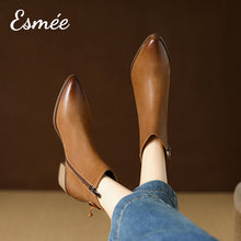 將圖片載入圖庫檢視器 Brown-Lambskin-Leather-Ankle-Boots-with-Rear-Zippers-and-Bow-Knot-Design-model-shots