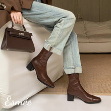 將圖片載入圖庫檢視器 Brown-Leather-Ankle-Boots-with-5.5cm-Block-Heels-model-shots