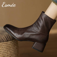 將圖片載入圖庫檢視器 Brown-Leather-Ankle-Boots-with-Squared-Toe-Design-model-shots