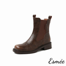 將圖片載入圖庫檢視器 Brown-Leather-Chelsea-Boots-with-Brogue-Design-product-shots-white-background