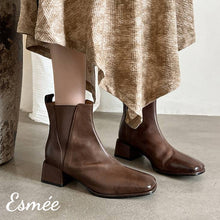 將圖片載入圖庫檢視器 Brown-Leather-Chelsea-Boots-with-V-Shaped-Ribbon-and-Squared-Toe-Design-model-shots