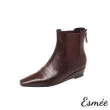 將圖片載入圖庫檢視器 Brown-Leather-Chelsea-Boots-with-Wedge-Heels-product-shots-white-background