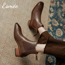 將圖片載入圖庫檢視器 Brown-Leather-Chelsea-Boots-with-Welt-Design-model-shots