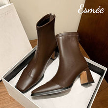 將圖片載入圖庫檢視器 Brown-Leather-High-Heel-Ankle-Boots-with-7-cm-Thin-Block-Heels-product-shots