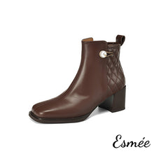 將圖片載入圖庫檢視器 Brown-Leather-High-Heel-Ankle-Boots-with-Checkered-Design-product-shots-white-background