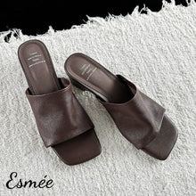 將圖片載入圖庫檢視器 Brown-Leather-High-Heel_Mules-with-Squared-Toe-Design-product-shots