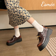 將圖片載入圖庫檢視器 Brown-Leather-Loafers-with-Thickened-Outsole-and-Golden-Metal-Buckle-model-shots