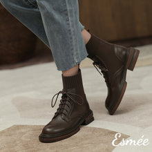 將圖片載入圖庫檢視器 Brown-Leather-Marten-Boots-with-Sock-Tube-model-shots