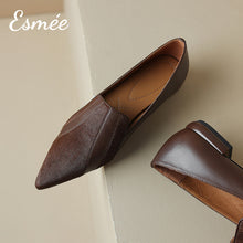 將圖片載入圖庫檢視器 Brown-Leather-Pointy-Toe-Loafers-with-Horsehair-Design-product-shots
