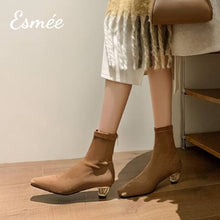 將圖片載入圖庫檢視器 Brown-Suede-Ankle-Boots-with-Designed-Heels-model-shots