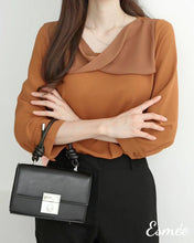 將圖片載入圖庫檢視器 Caramel-Korean-Chiffon-Blouse-with-Cowl-Neckline-Design-model-shots