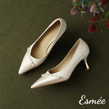 Load image into Gallery viewer, Champagne-Dual-Color-Pointy-Toe-High-Heels-with-Pearl-Design-product-shots