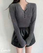 將圖片載入圖庫檢視器 Charcoal-Korean-Cotton-Knitwear-with-Special-Cut-Out-Design-model-shots-1