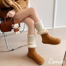 將圖片載入圖庫檢視器 Chestnut-Suede-Ankle-Boots-with-Sheephair-Inner-Lining-model-shots