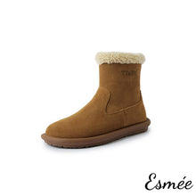 將圖片載入圖庫檢視器 Chestnut-Suede-Ankle-Boots-with-Sheephair-Inner-Lining-product-shots-white-background