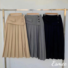 將圖片載入圖庫檢視器 Cotton-Pleaded-Long-Dress-with-Waist-Flap-and-Button-Design-product-shots