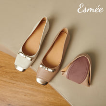 將圖片載入圖庫檢視器 Extra-Soft-Leather-Ballerina-with-Golden-Bow-Knots-and-Toe-Cap-product-shots