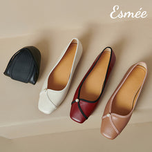 將圖片載入圖庫檢視器 Extra-Soft-Leather-Ballerina-with-Pearl-Design-product-shots