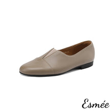 將圖片載入圖庫檢視器 Grey-Leather-Round-Toe-Loafers-product-shots-white-background
