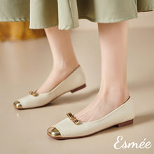 將圖片載入圖庫檢視器 Ivory-Extra-Soft-Leather-Ballerina-with-Golden-Bow-Knots-and-Toe-Cap-model-shots
