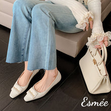 將圖片載入圖庫檢視器 Ivory-Lambskin-Leather-Flats-with-Leather-Ornaments-model-shots