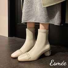 將圖片載入圖庫檢視器 Ivory-Leather-Ankle-Boots-with-Pearl-Designed-Heels-model-shots